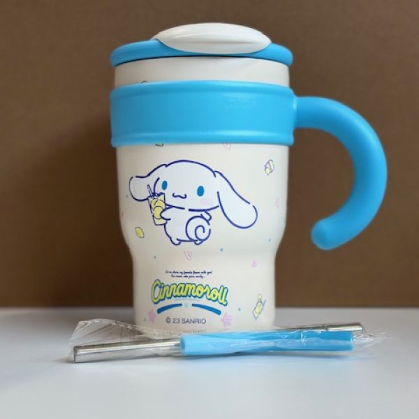 Water tumbler with straw Cinnamon roll